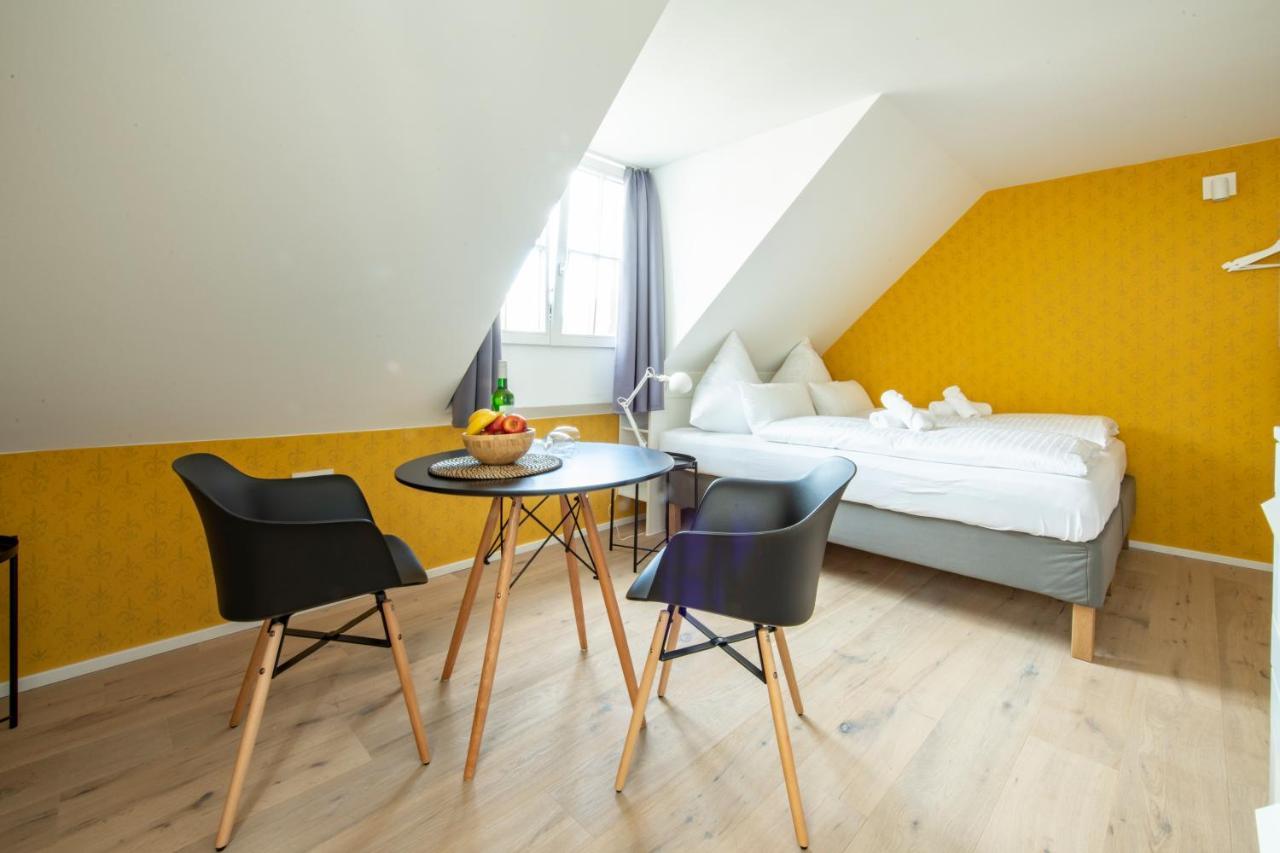 Gaestehaus Am Schlossplatz Z. 3 Meersburg Esterno foto